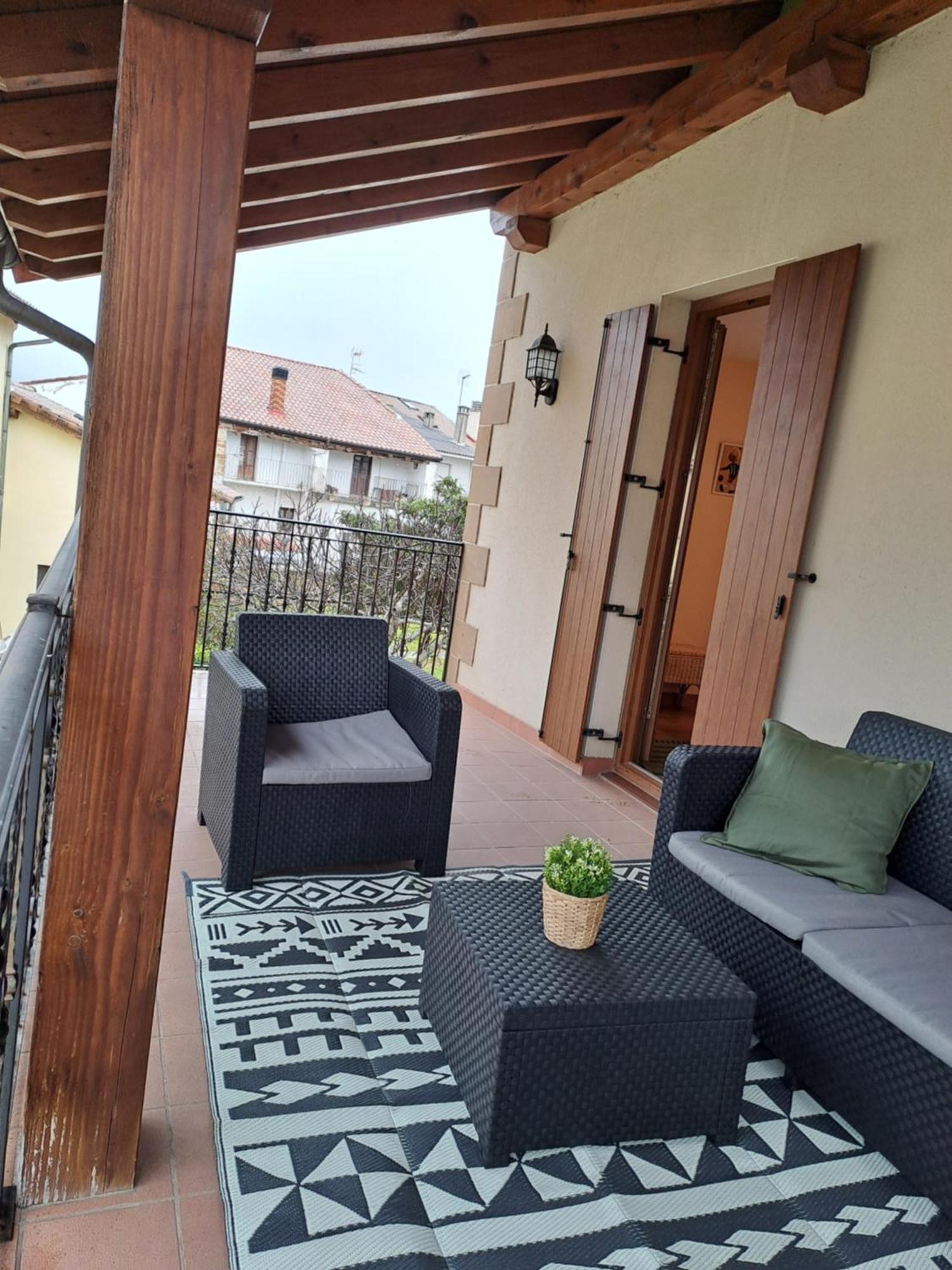 Casa Rural Torreblanca Urroz Ngoại thất bức ảnh